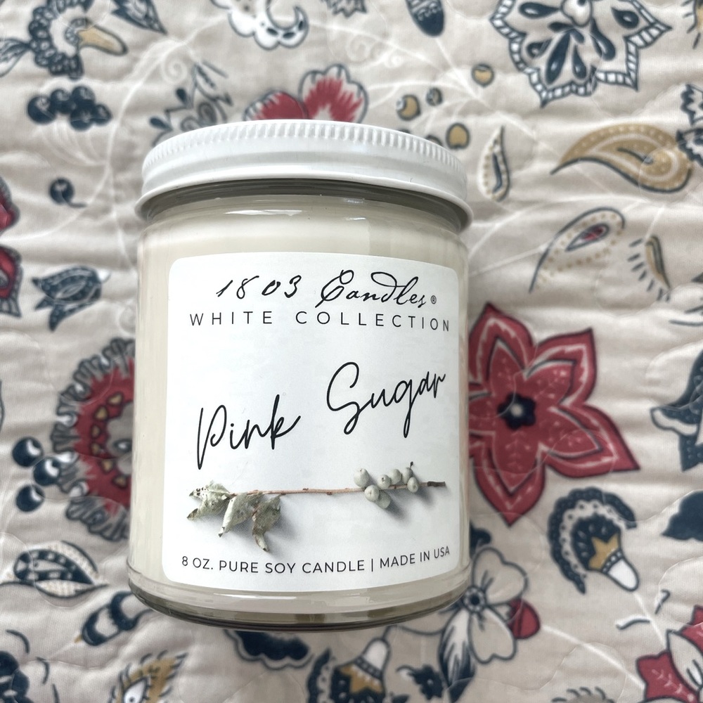 1803 Candle. White Collection. Pink Sugar.